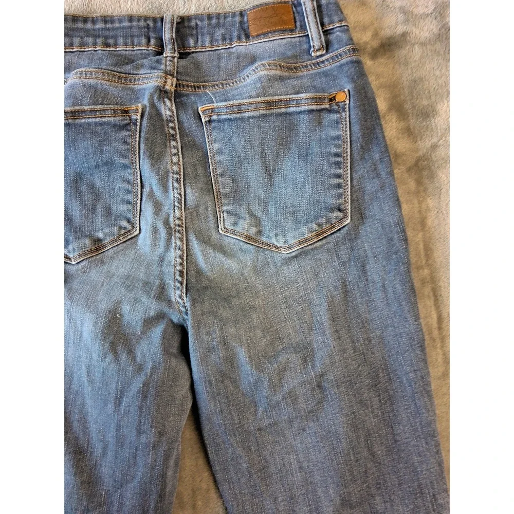 Judy Blue Relaxed Fit High Rise Medium‎ Wash Straight Leg Jeans Size 3/26